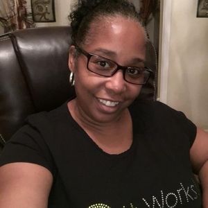 Meet your Posher, Evangelia